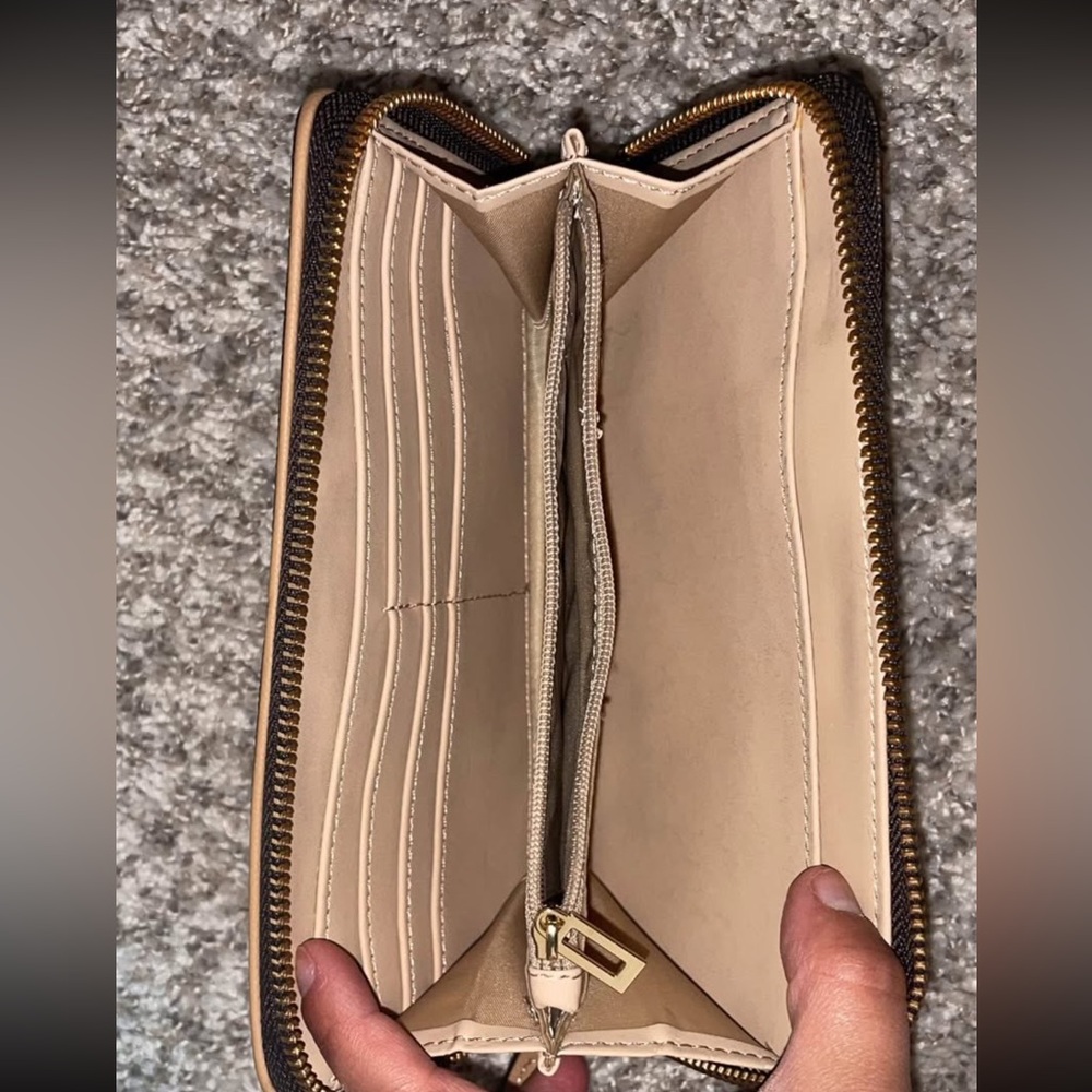 Guess Dark Brown Monogram Wallet - image 3